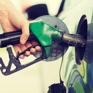 10 лайфхаков, которые помогут сэкономить на бензине